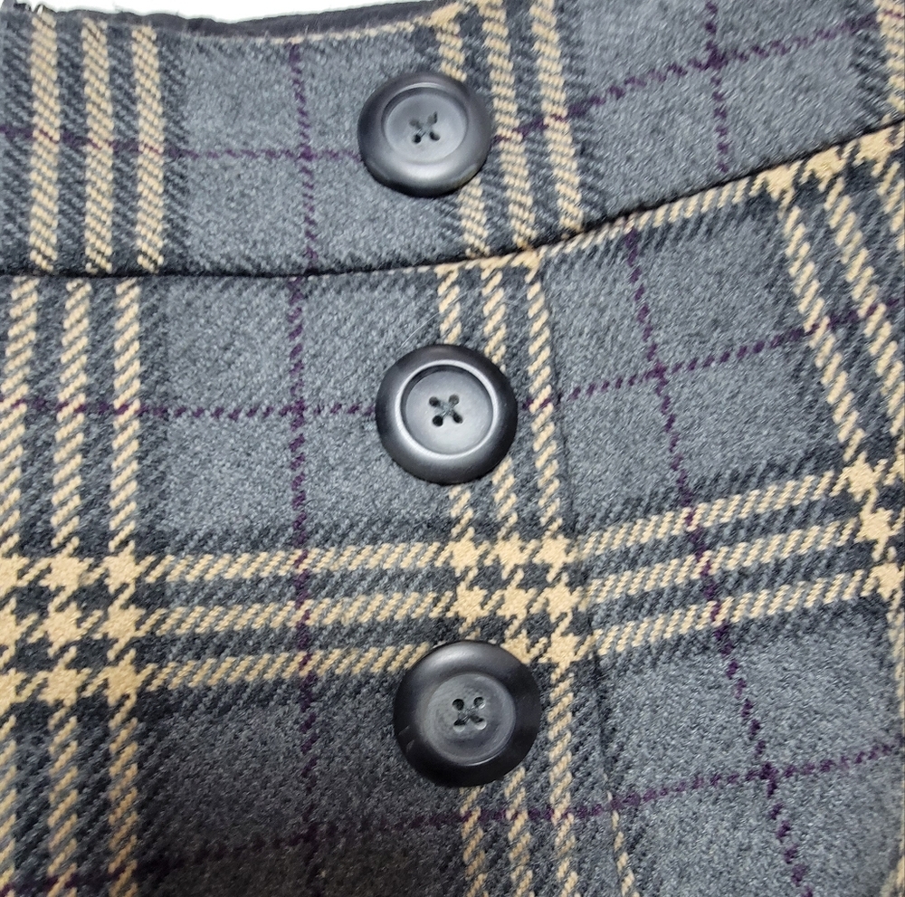 Retro 90s style Y2K Little Plaid Mini Skirt! - Picture 5 of 12